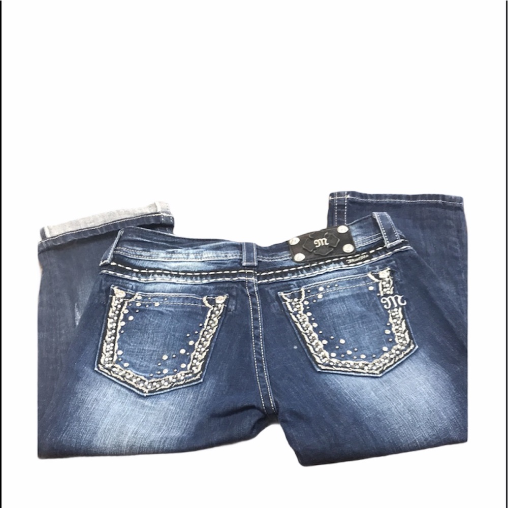 Miss Me Jean Capri Easy Crop Size 27 Bling